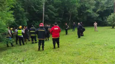 El hermano manejaba el auto que terminó en el arroyo: lo que reveló el test de alcoholemia
