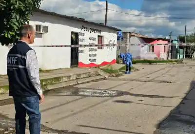 Cuatro disparos en plena calle: el sospechoso huyó pero su refugio lo delató