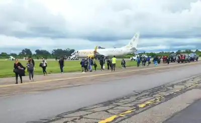 Gritó una palabra prohibida en pleno vuelo y ahora su carrera pende de un hilo