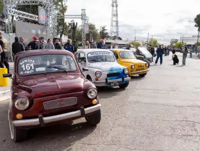 La caravana que ya rueda hacia Camarones: quiénes van y de dónde salieron