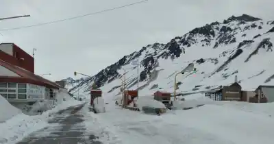 El paso a Chile cierra este sábado por las nevadas: quiénes podrán cruzar y desde cuándo