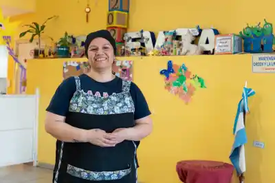 Creció en una cuna del Jardín Evita y 39 años después sigue ahí: ahora cocina para los chicos
