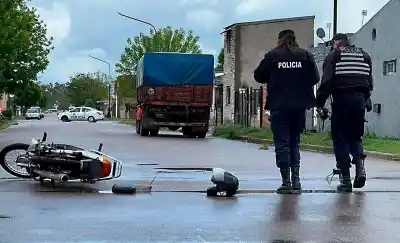 Chocaron en moto con un camión en Pico: una nena de 9 años pelea por su vida en el Favaloro