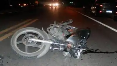 Perdió el control de su moto en la Ruta 66 y terminó internado con un cuadro grave