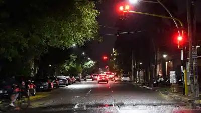 El feriado arrancó con tormenta en Santiago: hasta cuándo sigue la lluvia