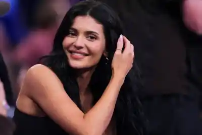 La osada colección de bikinis de Kylie Jenner en sus vacaciones paradisíacas: estilo taparrabos y con encaje