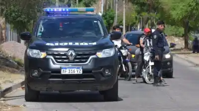 Le dieron golpes de puño y la asfixiaron: la denuncia que apunta a una compañera de escuela