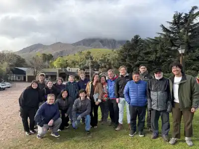Tres telescopios pampeanos apuntaron al cielo en Tornquist y un jefe científico de EE.UU. terminó aprendiendo de ellos