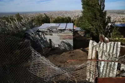 El video que destapó la verdad: lo que encontraron en la casa donde vivía un niño de 4 años dejó a todos helados