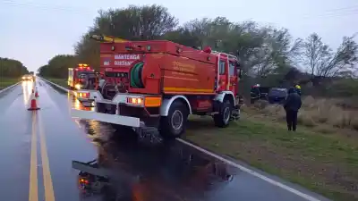 Una familia entera viajaba por la Ruta Provincial 1 y terminó fuera del camino en un sector de curvas