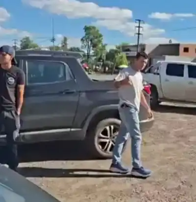 Un concejal quedó registrado en video lanzando amenazas e insultos en plena calle