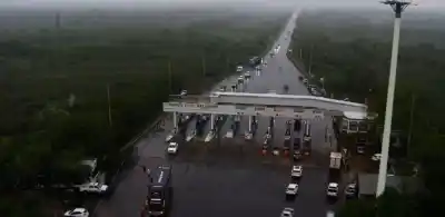 El telepeaje debutó y cientos quedaron atrapados bajo la lluvia: la advertencia que nadie les dio