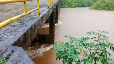 El temporal no frenó nada en la frontera: los pasos que siguen abiertos en Misiones