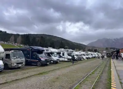 Cerca de 200 motorhomes coparon Esquel y La Trochita: la caravana que no se detiene