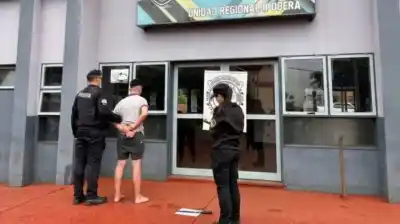 Discusión familiar en Oberá: el hijo agarró un machete y terminó detenido