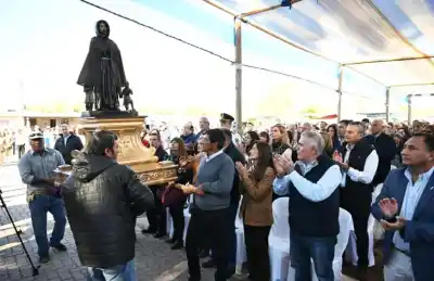 Una plegaria especial en medio de la misa: lo que pidió el gobernador por las familias afectadas