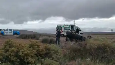 Volcó en la Ruta 237 y terminó con las ruedas al aire: el dato que llamó la atención de los bomberos