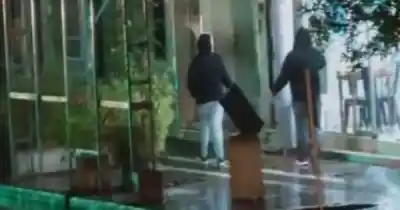 Las cámaras los siguieron cuadra a cuadra: el operativo que terminó con dos detenidos en pleno centro de Luján
