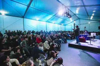 La Feria del Libro de Alte Brown rompió todo: la cifra que dejó el cierre de Virus