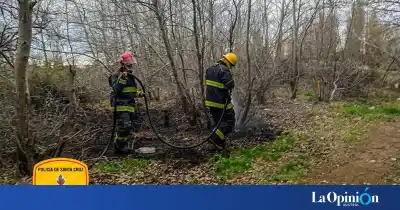 Un llamado de un vecino puso en alerta a los bomberos de Perito Moreno: qué encontraron junto al río Fénix