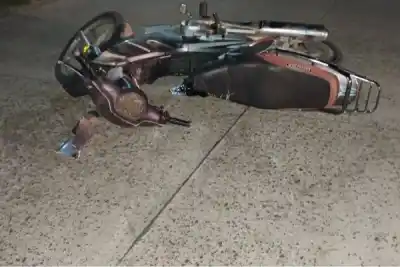 Goya: un muerto y una mujer hospitalizada tras el choque de dos motos en la madrugada