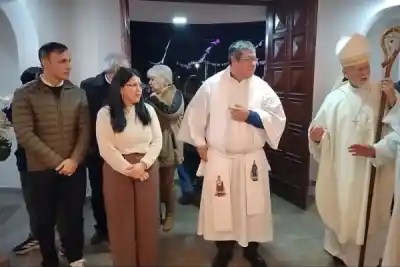 Fernández reabrió su templo con una visita que nadie esperaba