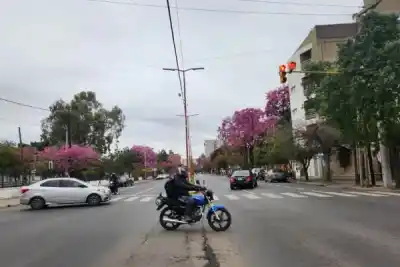 Feriado en Santiago: el centro quedó casi vacío, pero no todos bajaron las persianas