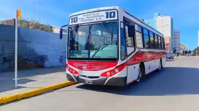 El boleto del Expreso Rada Tilly subió: el número que golpea el bolsillo de los que viajan todos los días