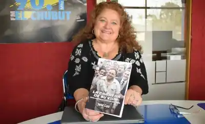 Escribió el libro que su mamá le pidió antes de morir y hoy lo presenta en Trelew
