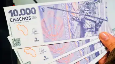 Los DNI que podrán cobrar los Chachos este martes no son los mismos en Capital que en el interior