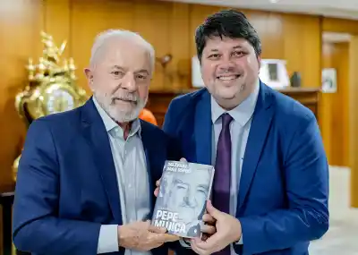 Milei le cerró la puerta a un periodista brasileño y un asesor lo festejó con un mensaje brutal