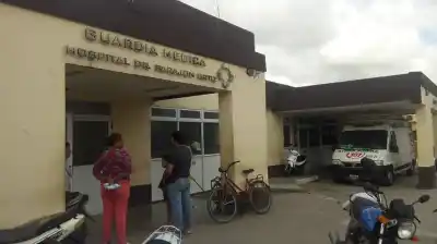 Allanaron dos casas y lo que hallaron dentro desató una investigación por falsificación de sellos médicos