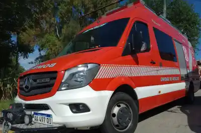 Caminaron 6 kilómetros por las bardas para rescatar a un perro atrapado en una trampa en Trelew