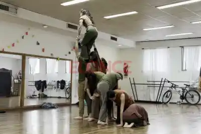 Quince cuerpos, un solo día: el estreno que Paraná no vio venir