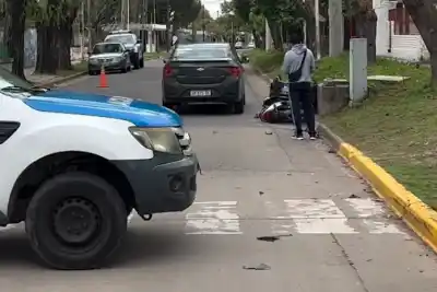 El motociclista de 30 años que chocó en San Agustín: qué le encontraron en la pierna derecha