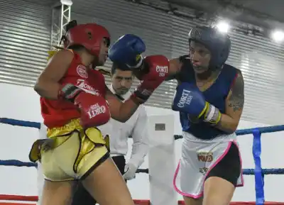 El excampeón mundial que apadrinó la noche de box en La Tablada