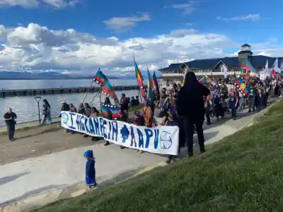Bariloche: la marcha mapuche-tehuelche que puso el foco en el agua y los territorios