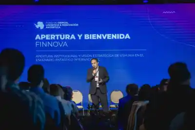 Ushuaia se juega una carta clave para quedarse con la logística antártica