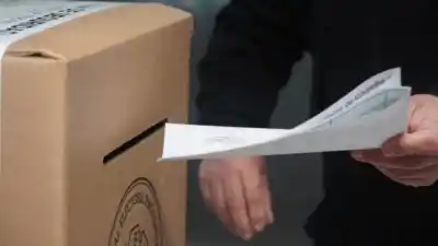 Cientos de ex intendentes cordobeses ya mueven los hilos para volver al poder en 2027