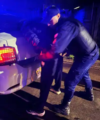 Se metió a una casa de Villa Mercedes con una cadena y terminó rodeado de policías