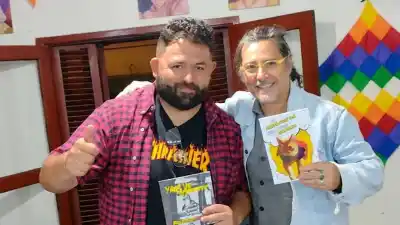 Dos amigos se reencuentran en San Juan con un show que mezcla rock, fotos y un libro nacido de un accidente