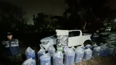 Tres camionetas cargadas con bultos llamaron la atención: la maniobra de dos de ellas desató la persecución