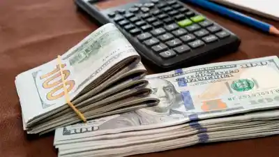 Un economista advierte sobre un fenómeno que cambiará todo: “Los pesos van a salir de los bancos”