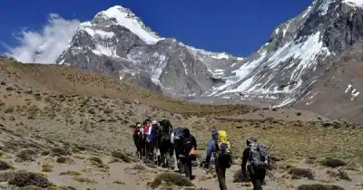 Aconcagua: la Pared Sur y el salto BASE quedan prohibidos durante la temporada alta