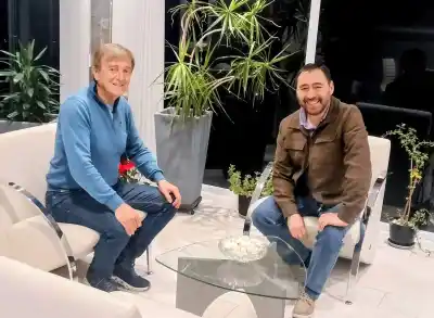 La foto que complica a Román en medio de la revocatoria