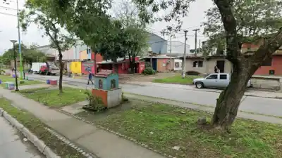 Lo esperaron con un machete en la esquina: la pareja quedó internada y dos hermanos presos