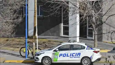 Roca: entraron a una inmobiliaria del centro y se llevaron una caja que nadie esperaba encontrar