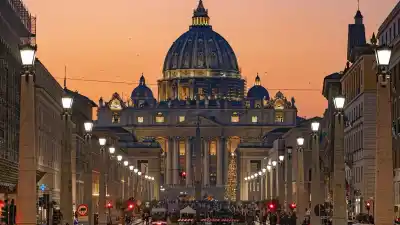 El Vaticano arma su "sala de guerra" y define quién manda mientras el Papa León XIV esté internado