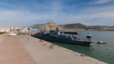 El muelle Antonio Morán cumplió 30 años y un buque de la Armada se llevó todas las miradas