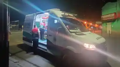 Un llamado de emergencia movilizó a la Policía a un inquilinato de barrio Mariano Moreno: adentro, la escena los dejó sin respuestas